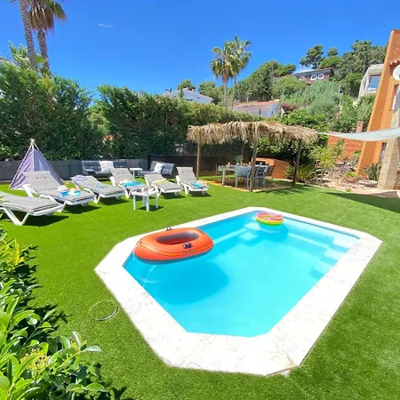 Duna House - With Views Of The